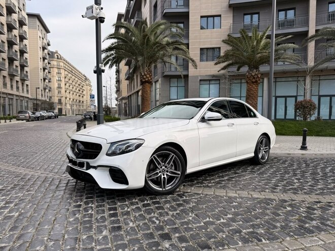 Mercedes E 220 d-3