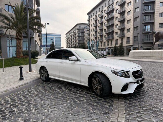 Mercedes E 220 d-8