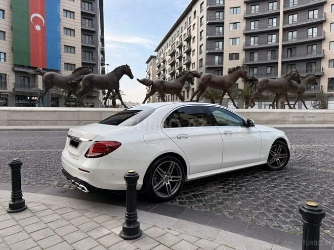 Mercedes E 220 d-6