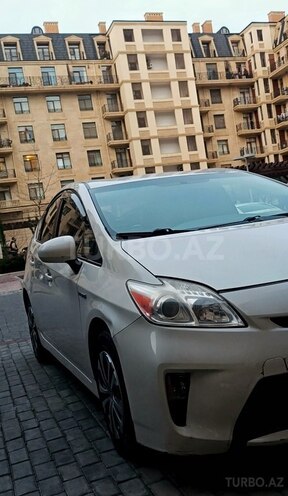 Toyota Prius-2