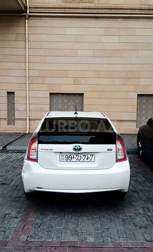 Toyota Prius-5