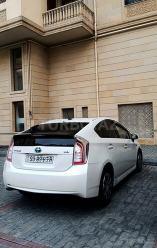 Toyota Prius-4