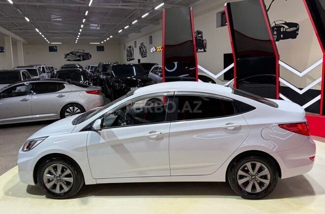 Hyundai Accent-6