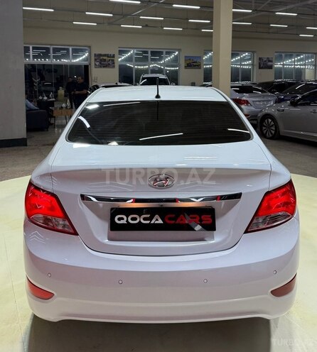 Hyundai Accent-10