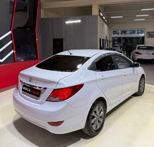 Hyundai Accent-8