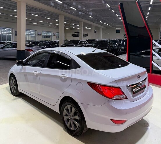 Hyundai Accent-9