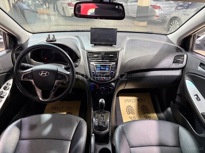Hyundai Accent-13