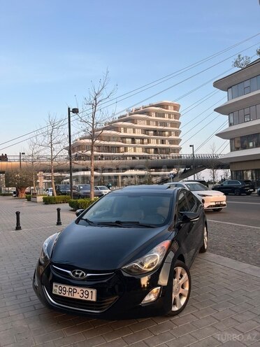 Hyundai Elantra-2