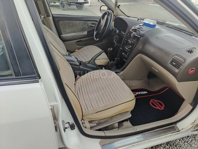 Nissan Maxima-10