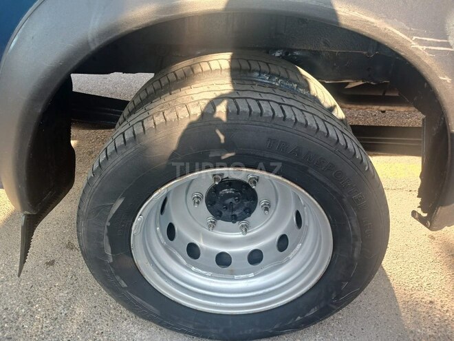 Ford Transit-10