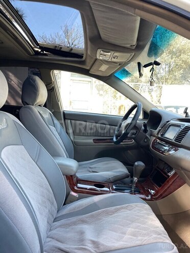 Toyota Camry-11