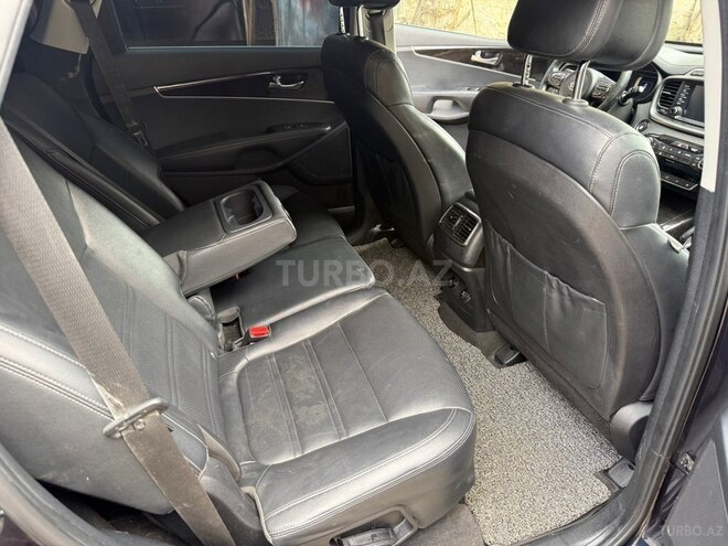 Kia Sorento-12