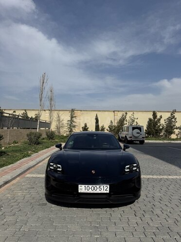 Porsche Taycan 4S-1