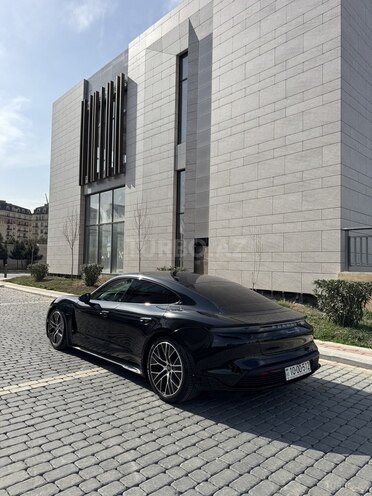 Porsche Taycan 4S-2