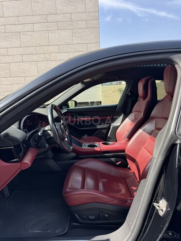 Porsche Taycan 4S-6