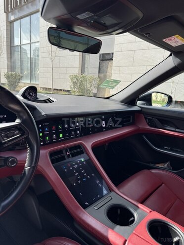 Porsche Taycan 4S-7