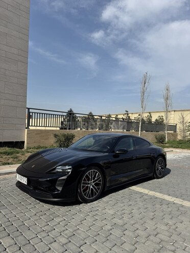 Porsche Taycan 4S-4