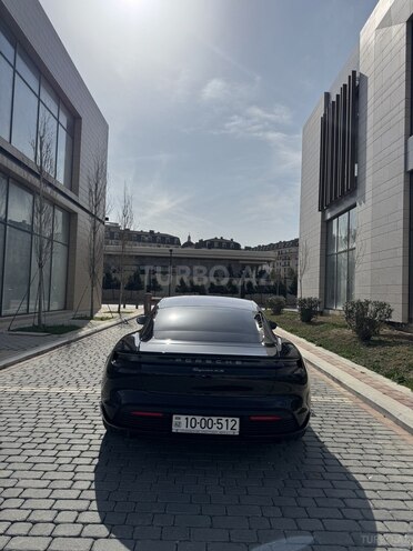 Porsche Taycan 4S-5