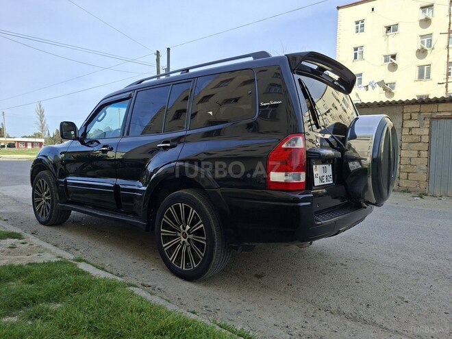 Mitsubishi Pajero-5
