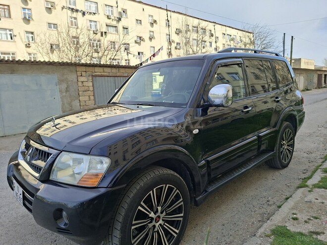 Mitsubishi Pajero-7