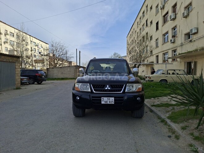 Mitsubishi Pajero-1