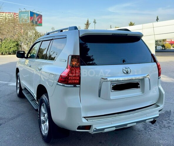 Toyota Land Cruiser Prado-8