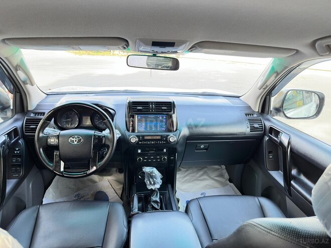 Toyota Land Cruiser Prado-11