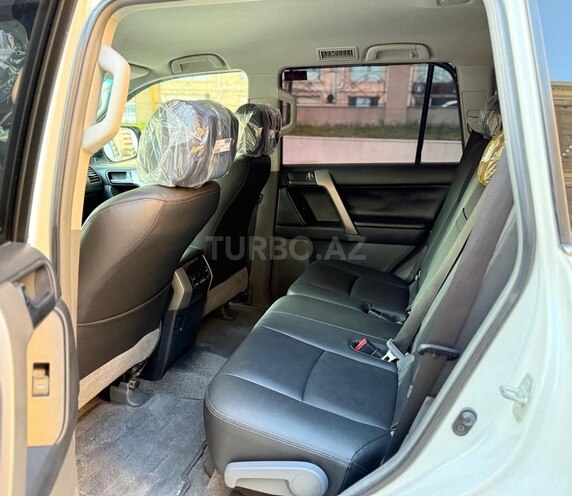 Toyota Land Cruiser Prado-13