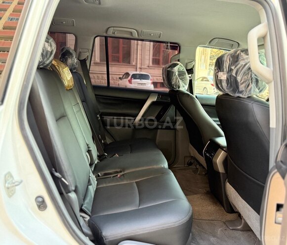 Toyota Land Cruiser Prado-14