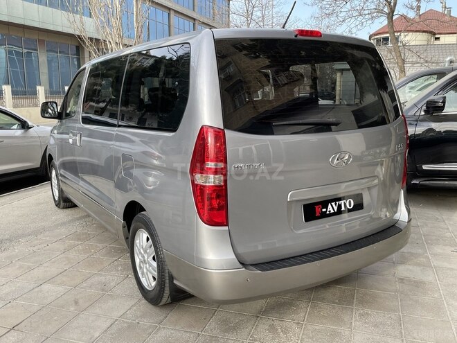 Hyundai H-1-9