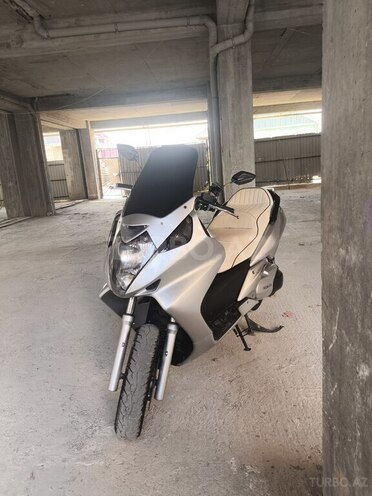 Honda FJS 600-1