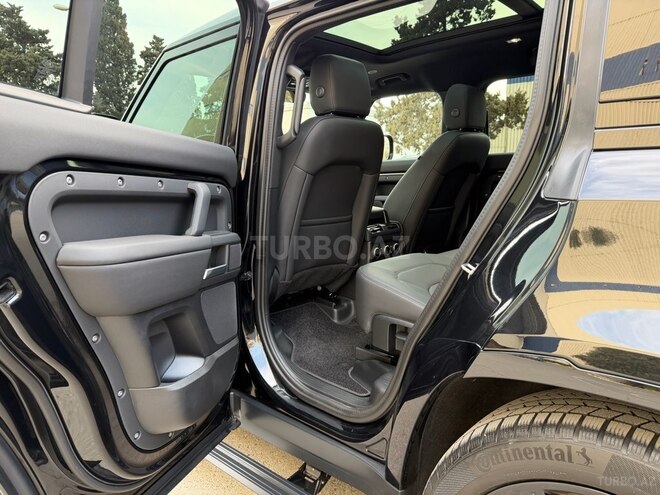 Land Rover Defender-12