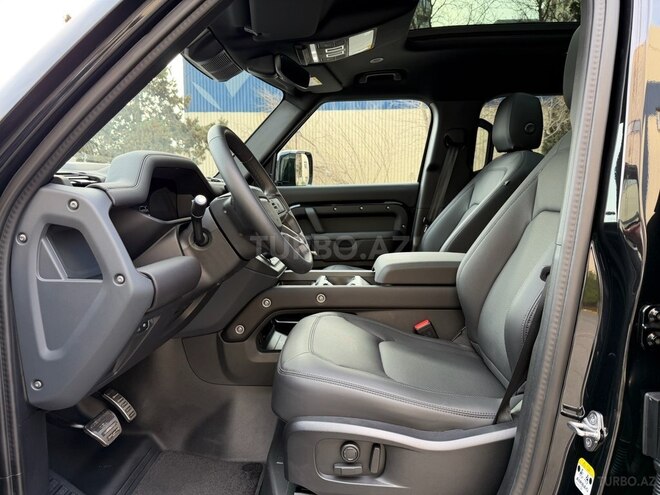 Land Rover Defender-10