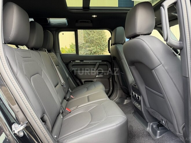 Land Rover Defender-17