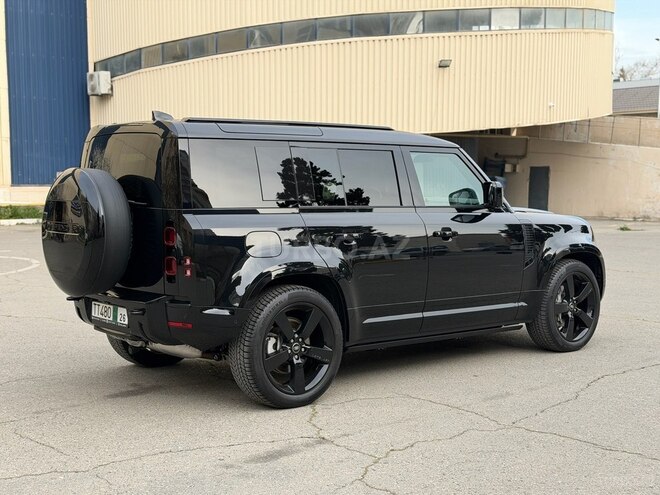 Land Rover Defender-6
