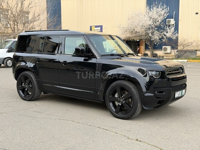 Land Rover Defender-7