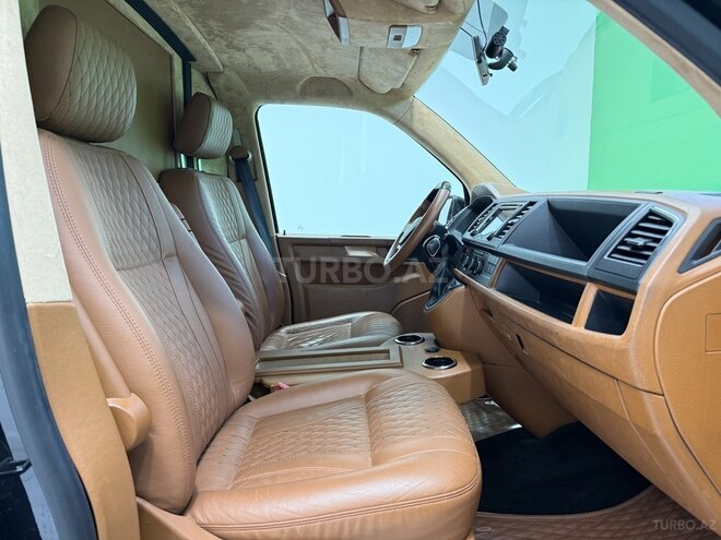 Volkswagen Transporter-9