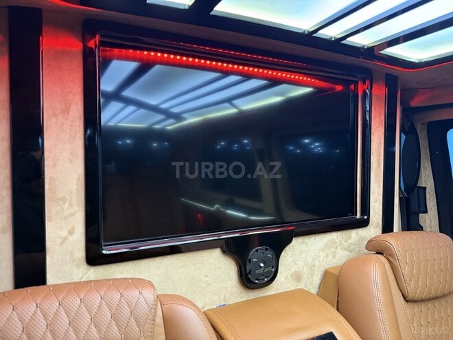 Volkswagen Transporter-23