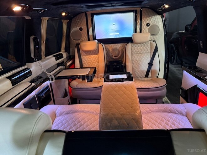Mercedes Viano-7