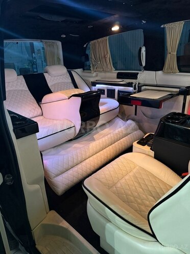 Mercedes Viano-8