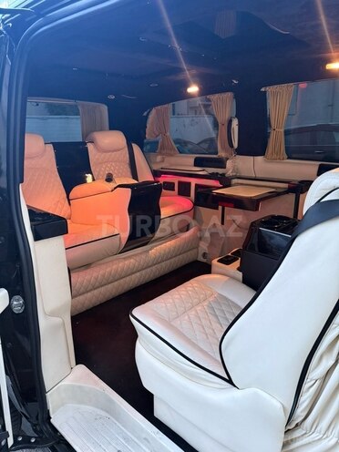 Mercedes Viano-12