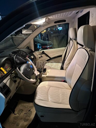 Mercedes Viano-6