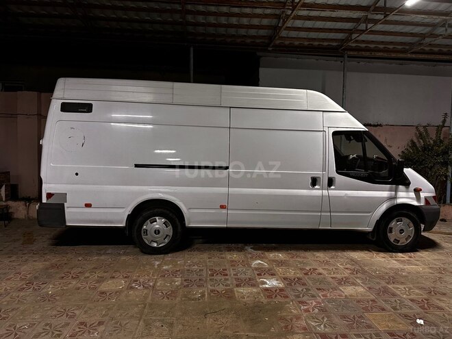 Ford Transit-5