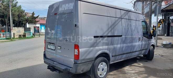 Ford Transit-4