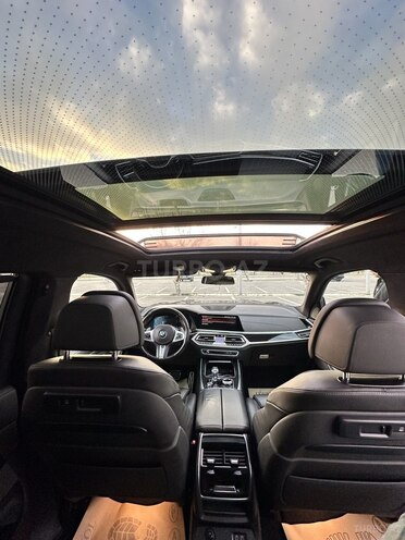 BMW X7-4