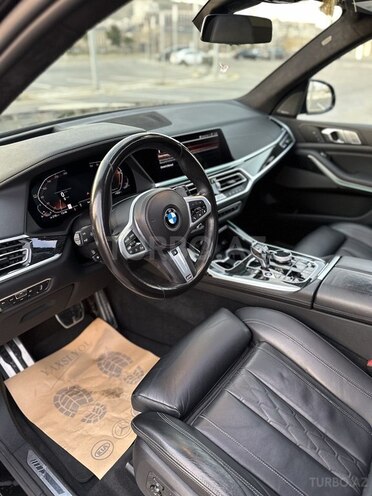 BMW X7-11