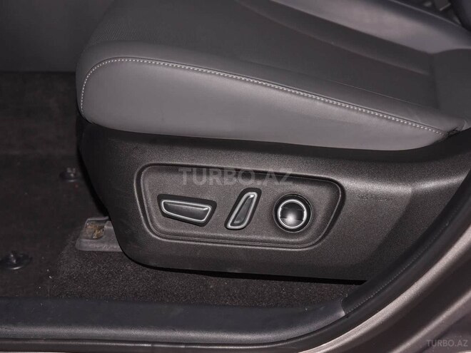 Toyota RAV4-18
