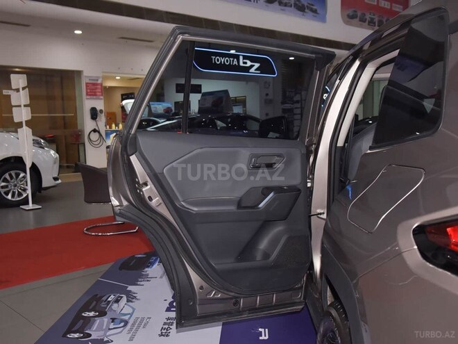 Toyota RAV4-23
