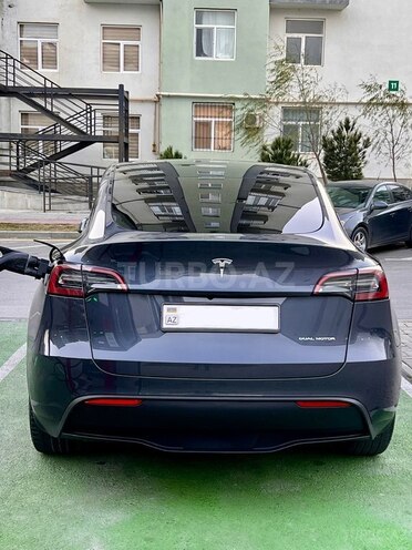 Tesla Model Y-2