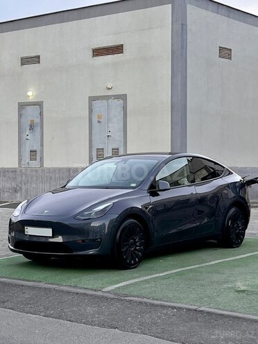 Tesla Model Y-5